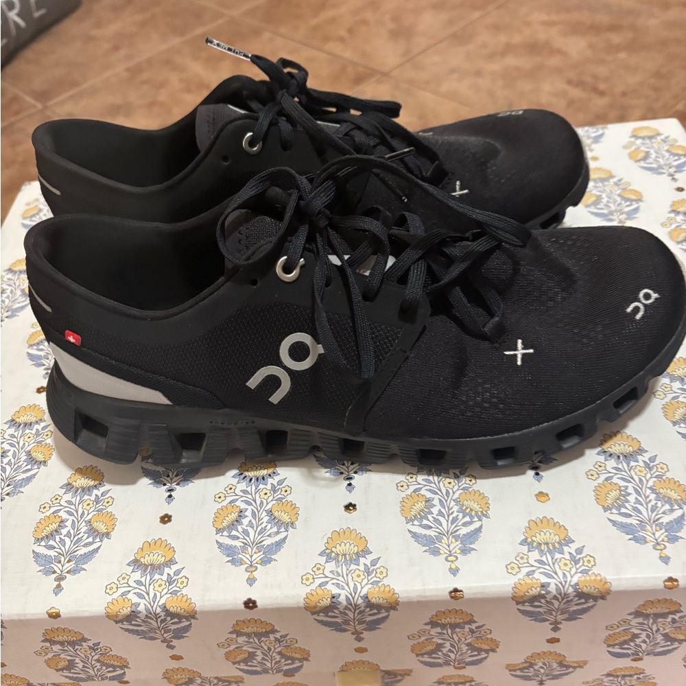 Black On Cloud Running Shoes